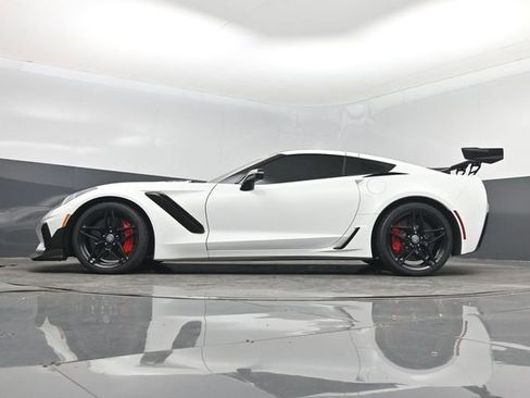 Used 2019 Chevrolet Corvette ZR1 RWD image 15