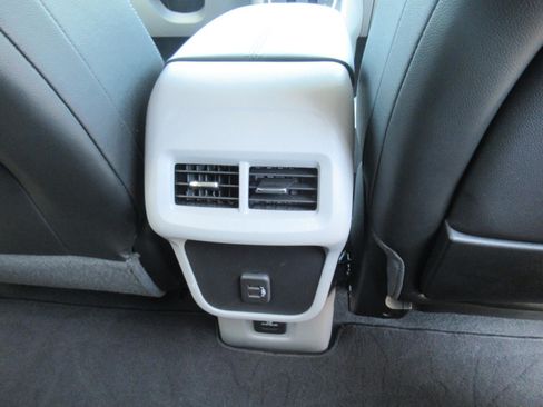 Used 2023 GMC Terrain SLT FWD image 31