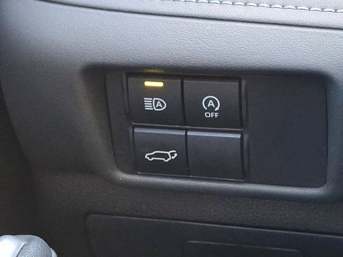 Used 2023 Toyota Highlander XLE image 24