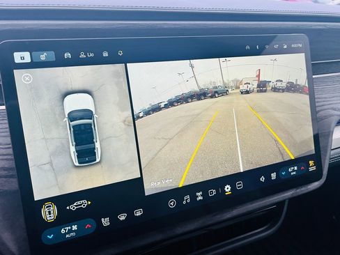 Used 2023 Rivian R1S Adventure image 21