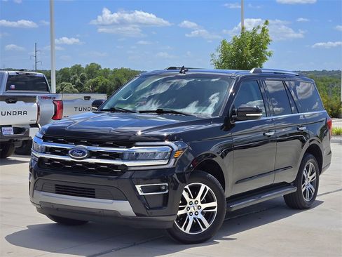 Used 2024 Ford Expedition Limited image 2