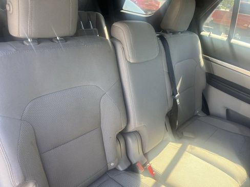 Used 2018 Ford Explorer XLT w/ Equipment Group 201A image 32