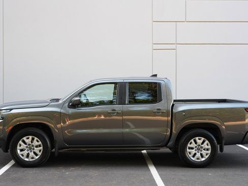 Used 2022 Nissan Frontier SV RWD image 42