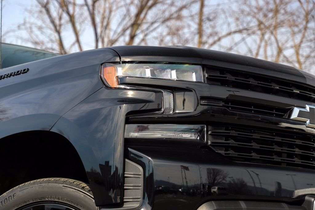 Used 2019 Chevrolet Silverado 1500 RST AWD/4WD image 2
