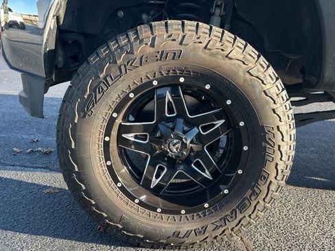 Used 2017 Ford F250 Lariat w/ Chrome Package image 8