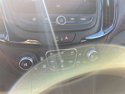 Used 2022 Chevrolet Equinox RS w/ RS Leather Package image 17