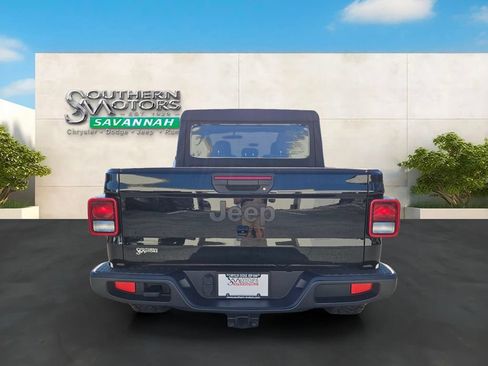 Used 2023 Jeep Gladiator Sport w/ Trailer Tow Package AWD/4WD image 4