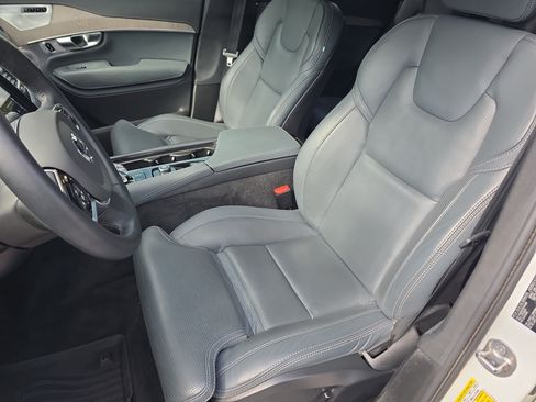 Used 2024 Volvo XC90 T8 Ultimate w/ Lounge Package AWD/4WD image 17