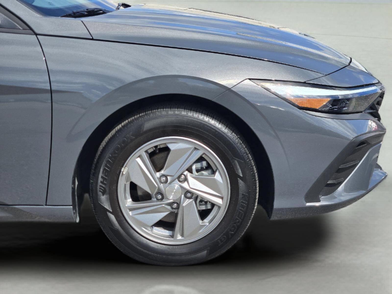 Used 2026 Hyundai Elantra SE w/ Cargo Package FWD image 9