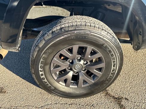 Used 2023 Toyota Tacoma 4x4 Double Cab image 38