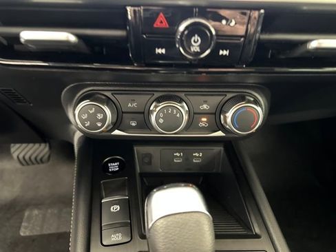 Certified 2025 Nissan Kicks SV image 23