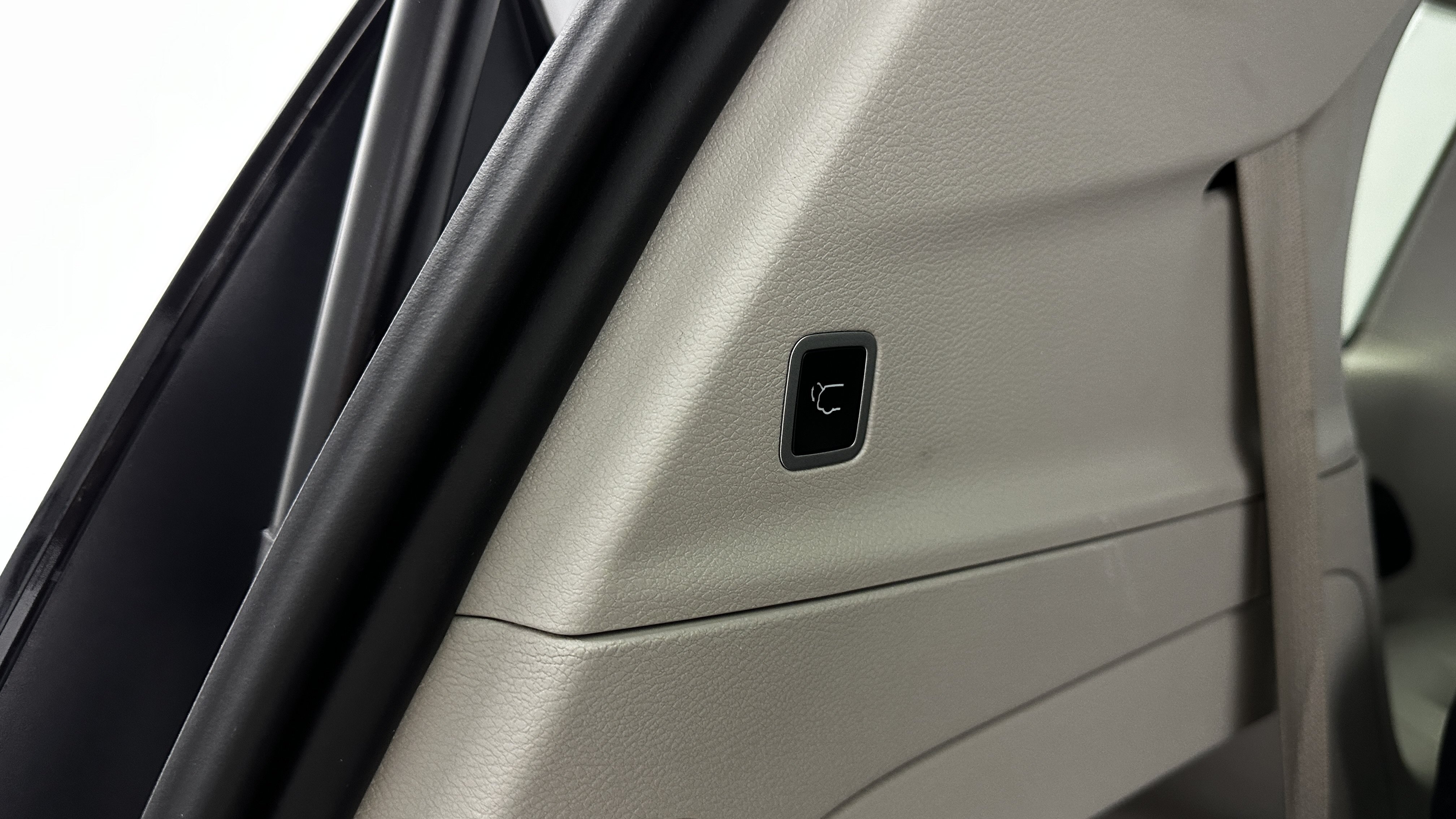 Used 2024 Chrysler Pacifica Touring-L FWD image 31