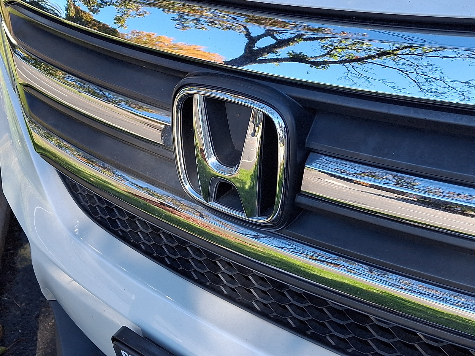 Certified 2017 Honda Pilot LX image 4
