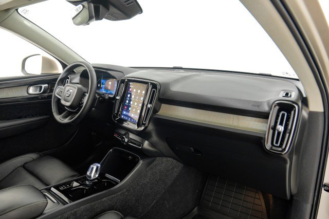 Used 2023 Volvo XC40 B5 Ultimate w/ Protection Package Premier AWD/4WD image 10