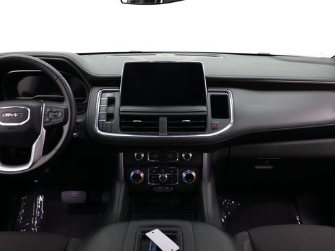 Used 2024 GMC Yukon XL SLE w/ Gmc Pro Safety Plus Package RWD image 32
