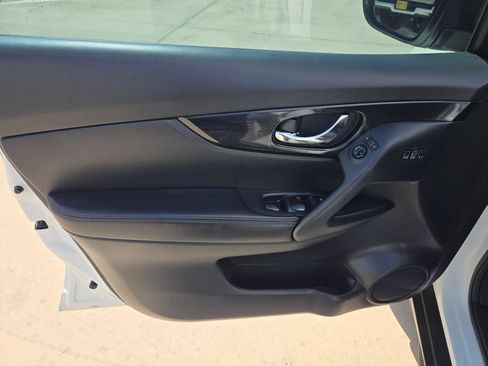 Used 2020 Nissan Rogue SL w/ Premium Package FWD image 11