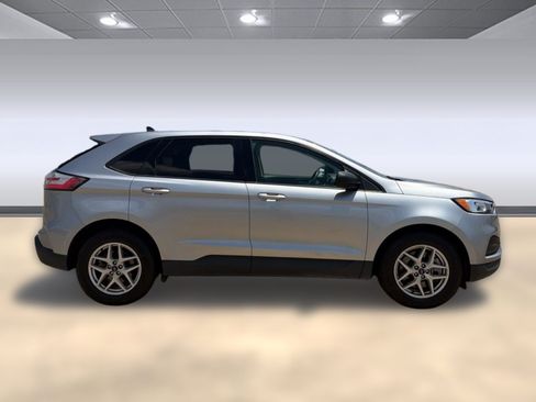 Used 2021 Ford Edge SE FWD image 7