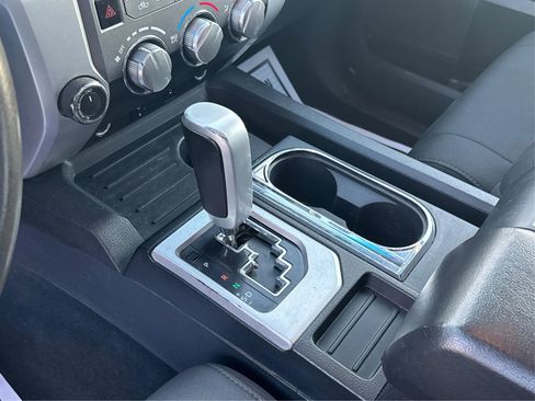 Used 2017 Toyota Tundra SR5 image 18