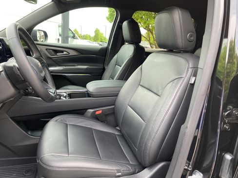 Used 2025 Chevrolet Traverse LT w/ Driver Confidence Package FWD image 15