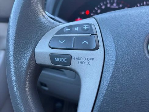 Used 2011 Toyota Camry LE FWD image 20