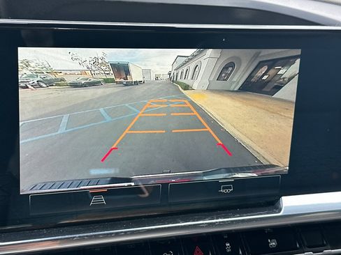 Used 2022 GMC Sierra 1500 SLT w/ SLT Convenience Package image 19