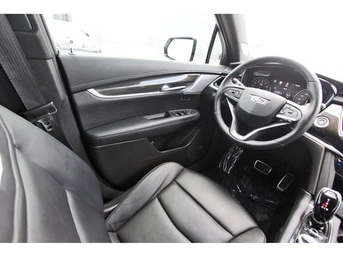 Certified 2023 Cadillac XT6 Sport w/ Technology Package image 8