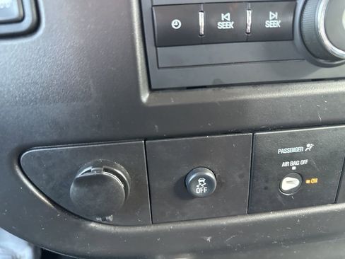 Used 2024 GMC Savana 2500 w/ Driver Convenience Package image 14