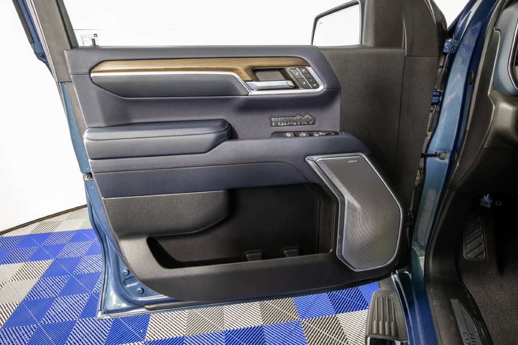 Used 2024 Chevrolet Silverado 1500 High Country w/ Technology Package AWD/4WD image 13