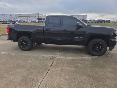 Used 2017 Chevrolet Silverado 1500 LT w/ All Star Edition image 9