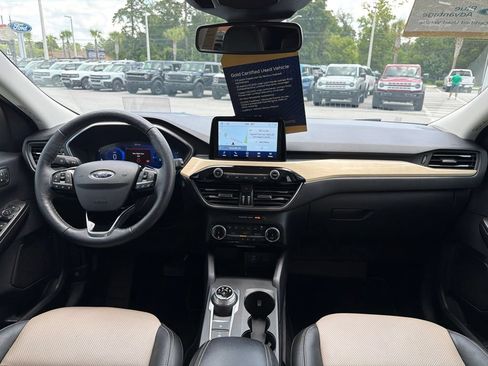 Certified 2022 Ford Escape Titanium w/ Titanium Elite Package FWD image 17