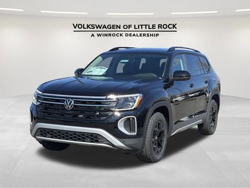 New 2026 Volkswagen Atlas Peak Edition AWD/4WD image 1