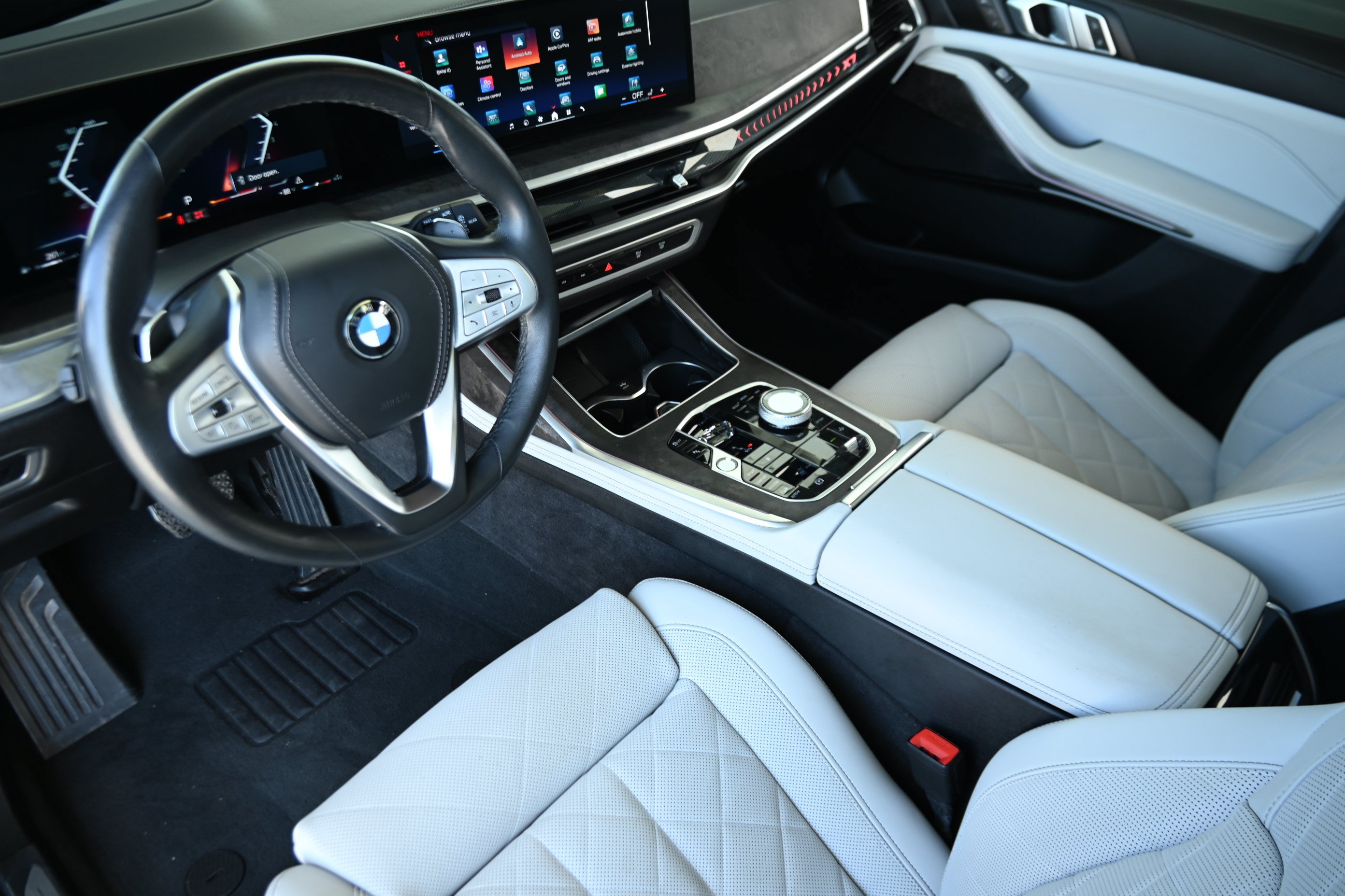 Certified 2025 BMW X7 xDrive40i w/ Parking Assistance Package AWD/4WD image 14