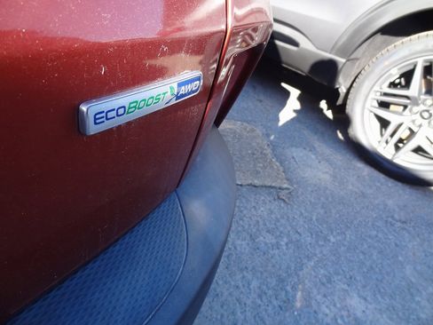 Used 2020 Ford Escape SEL image 5