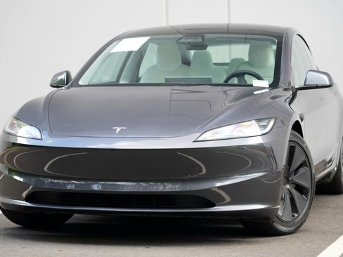 Used 2024 Tesla Model 3 RWD image 3