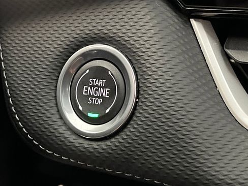 Used 2026 Chevrolet Equinox LT FWD image 43