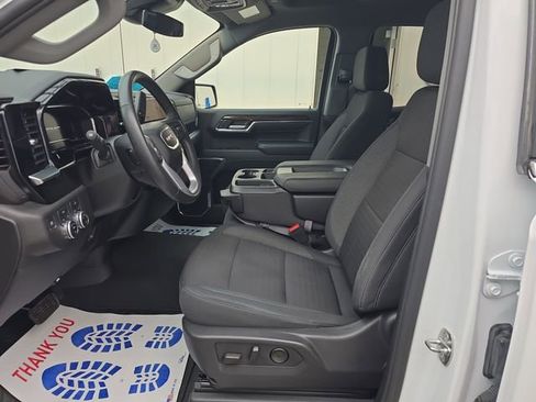 Used 2024 GMC Sierra 1500 SLE w/ Preferred Package image 9