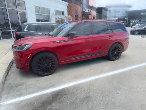 Used 2025 Lincoln Aviator Reserve w/ Equipment Group 201A AWD/4WD image 1