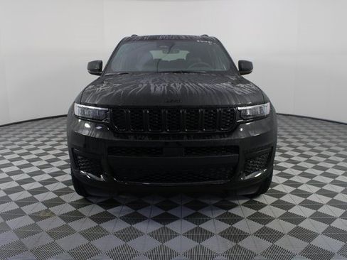 New 2025 Jeep Grand Cherokee L Altitude image 28