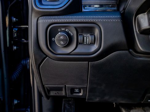 Used 2024 RAM 2500 Limited image 22