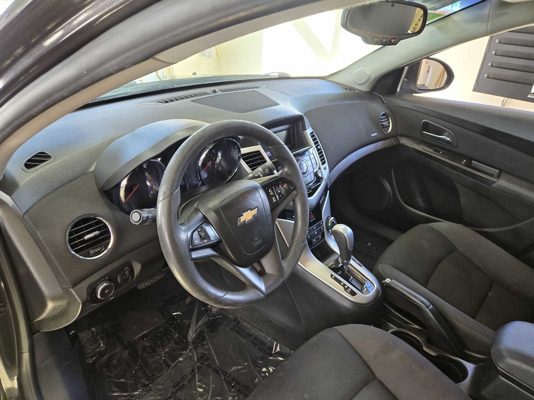 Used 2016 Chevrolet Cruze LT FWD image 17