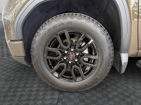 Used 2024 GMC Sierra 1500 Elevation w/ X31 Off-Road Package AWD/4WD image 28