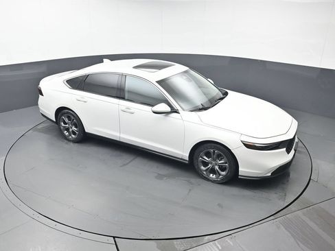 Certified 2024 Honda Accord EX image 41