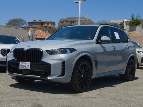 Used 2024 BMW X5 sDrive40i w/ M Sport Package RWD image 3