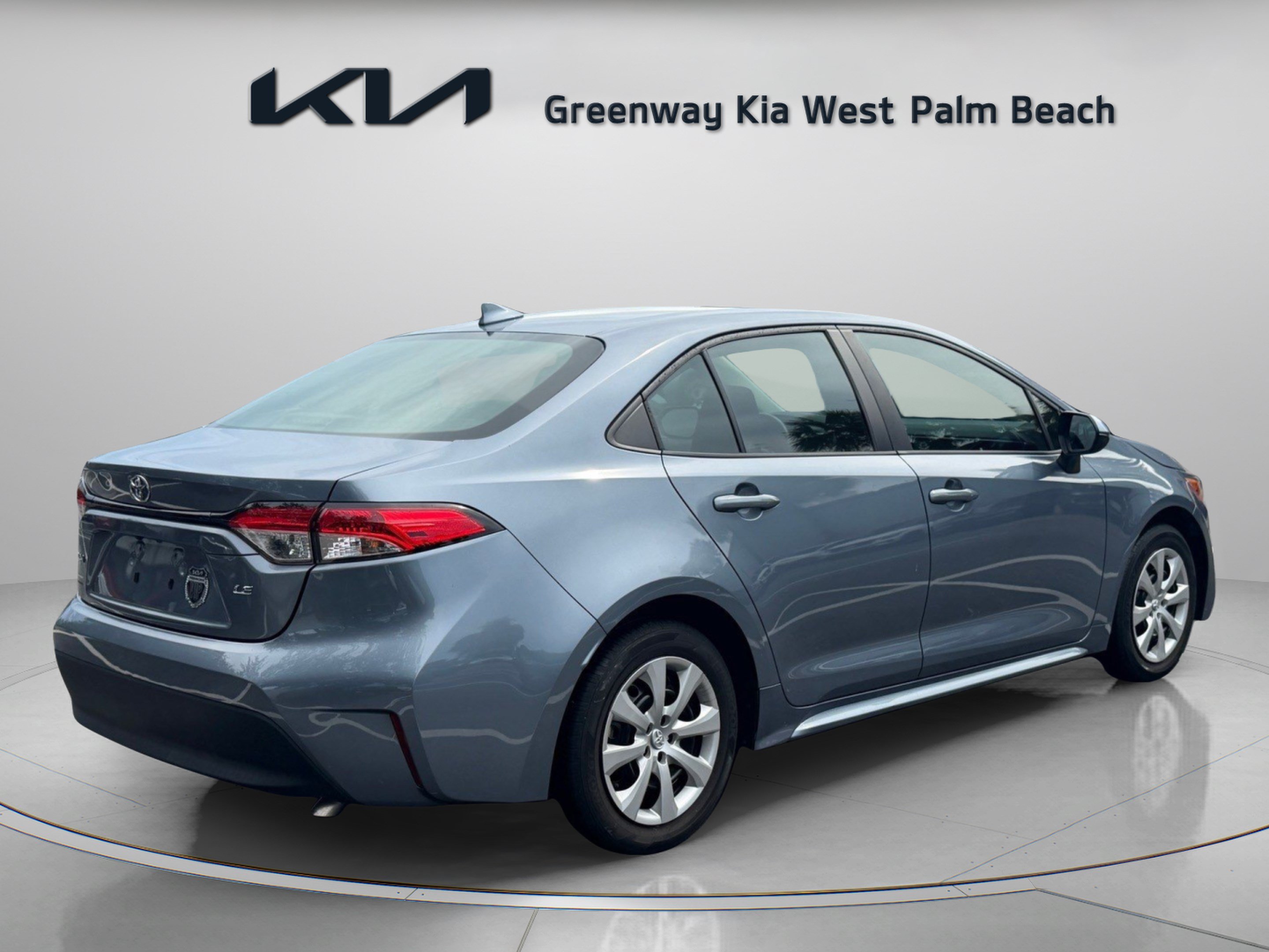 Used 2024 Toyota Corolla LE FWD image 7