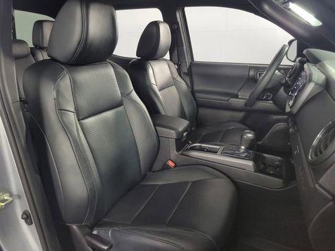 Used 2021 Toyota Tacoma TRD Sport image 15