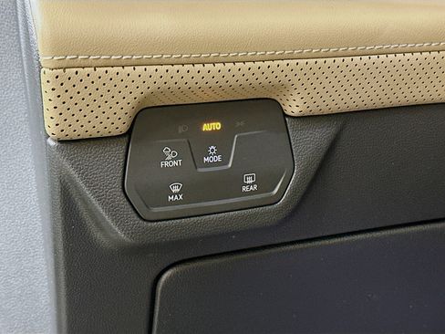 New 2026 Volkswagen Atlas Cross Sport SE image 10