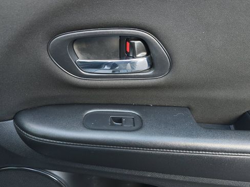 Used 2016 Honda HR-V LX image 22