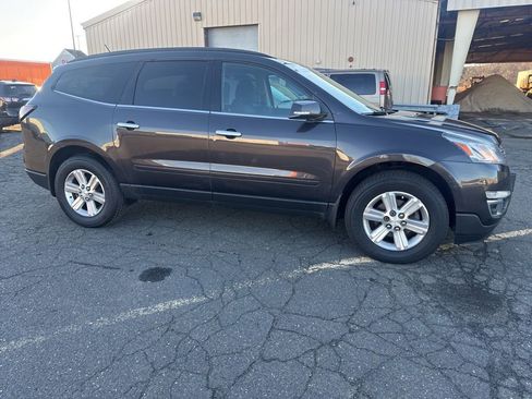 Used 2014 Chevrolet Traverse LT image 10