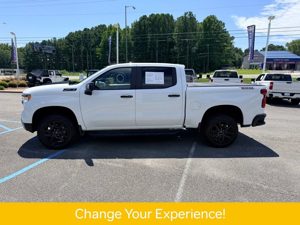 Used 2024 Chevrolet Silverado 1500 LT Trail Boss w/ LT Trail Boss Premium Package AWD/4WD image 3