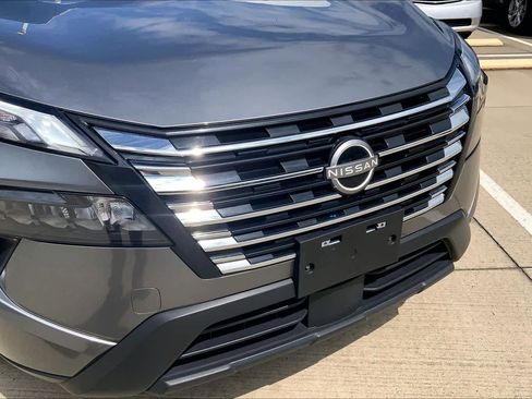 Used 2024 Nissan Rogue SV AWD/4WD image 31